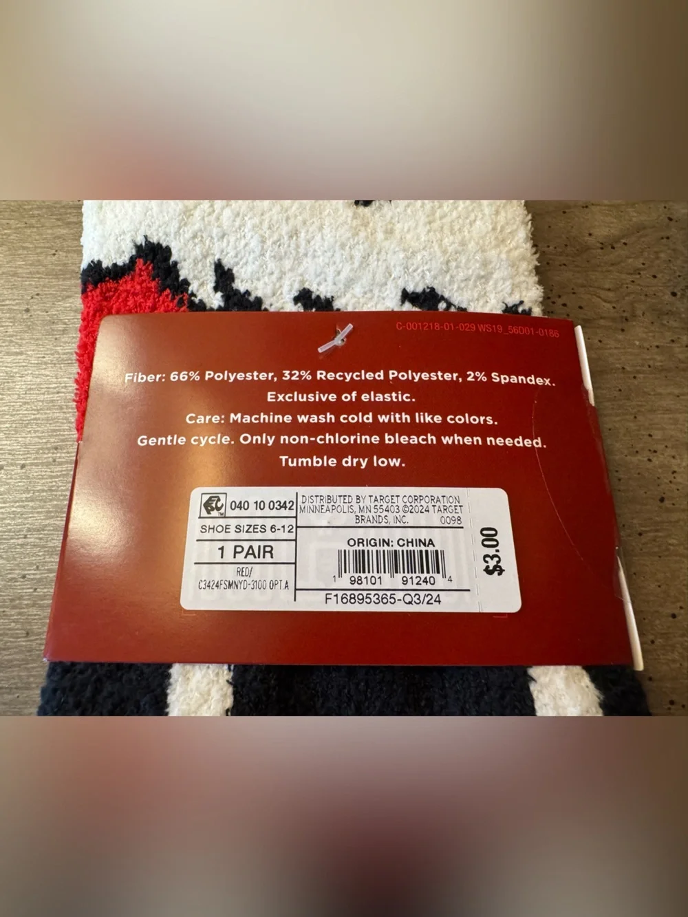 Wondershop Men's Red, White & Black Santa Fuzzy Socks